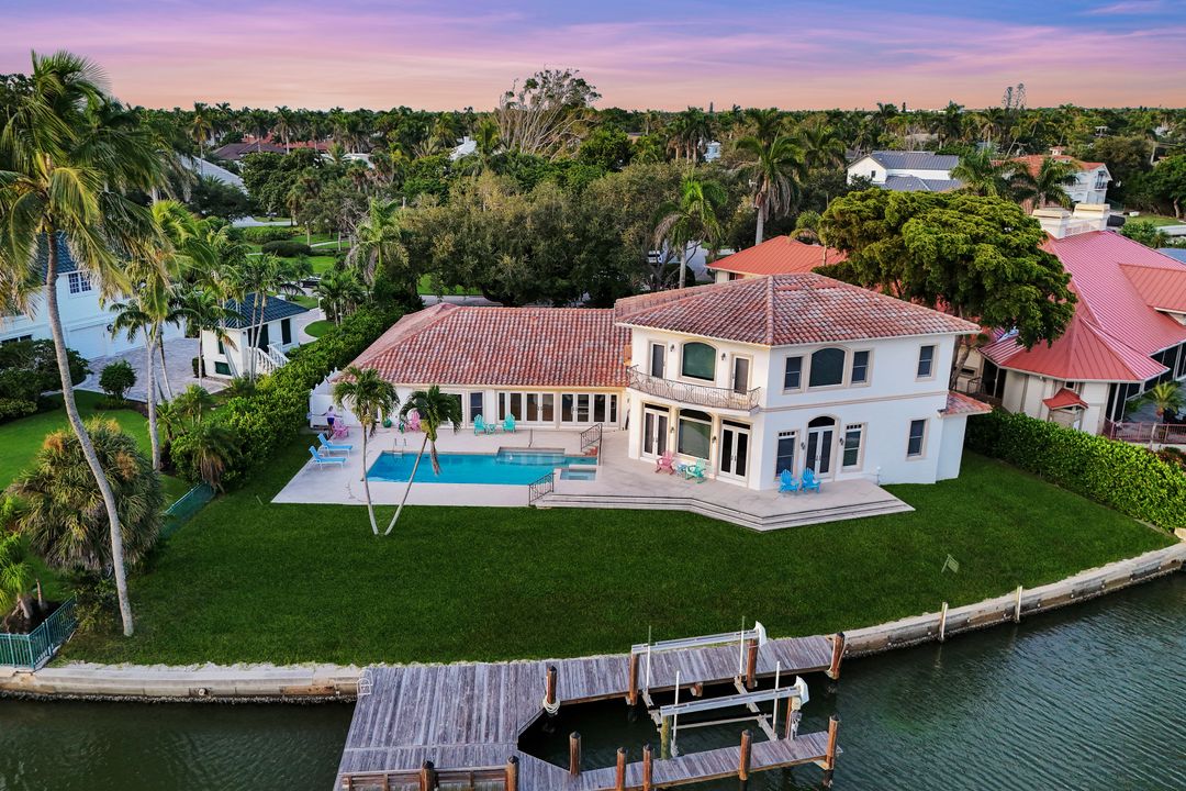 350 Bowline Bend, Naples, FL 34103