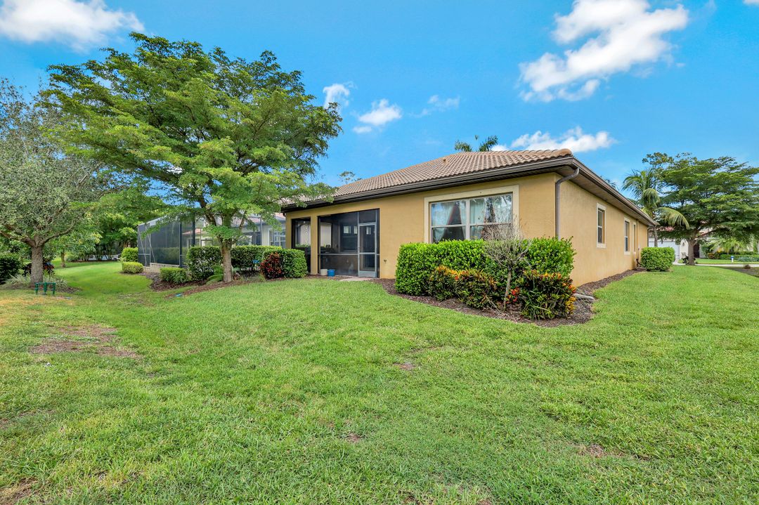 16188 Aberdeen Ave, Naples, FL 34110