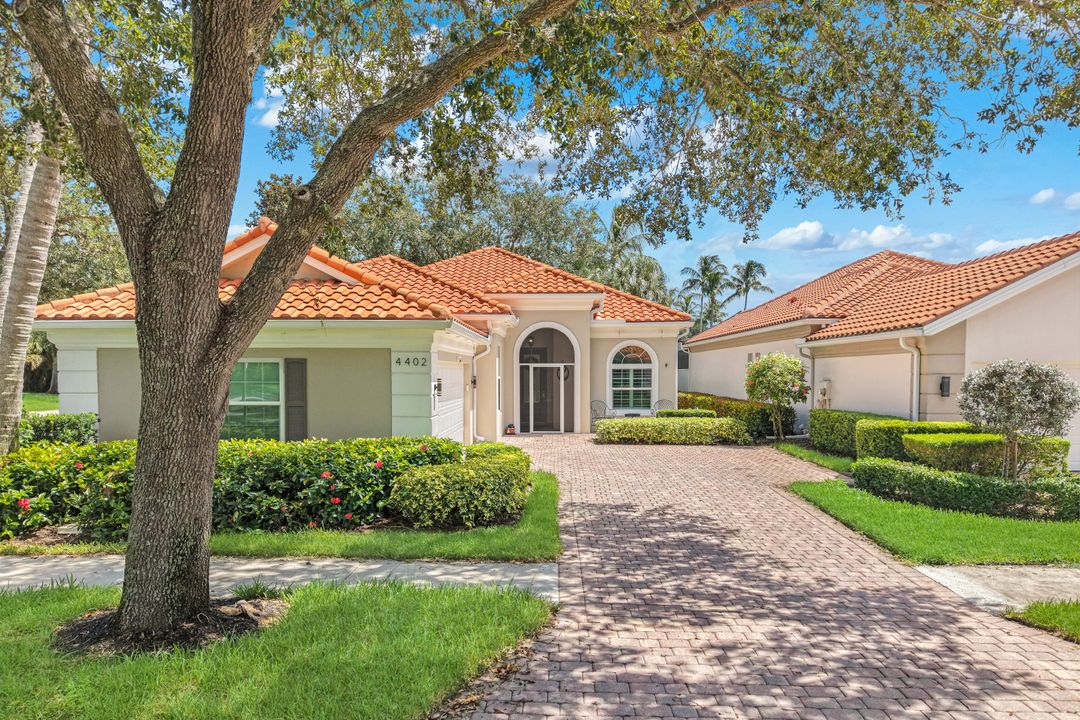 4402 Prescott Ln, Naples, FL 34119