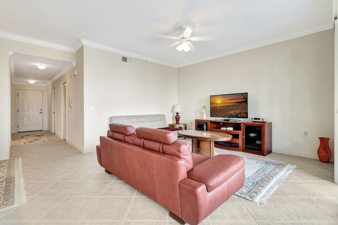 16595 Lake Cir Dr #233, Fort Myers, FL 33908