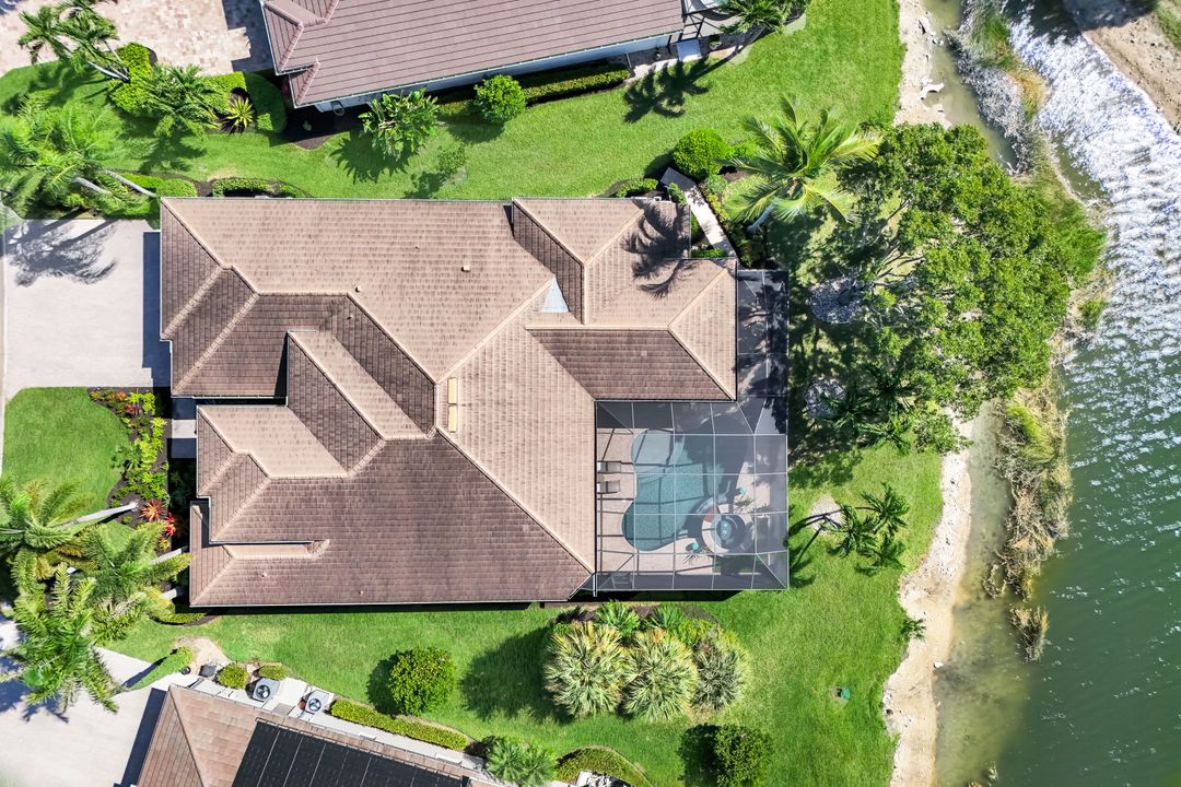 5092 Cerromar Dr, Naples, FL 34112