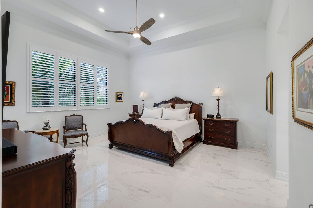 2488 Breakwater Wy #13-201, Naples, FL 34112