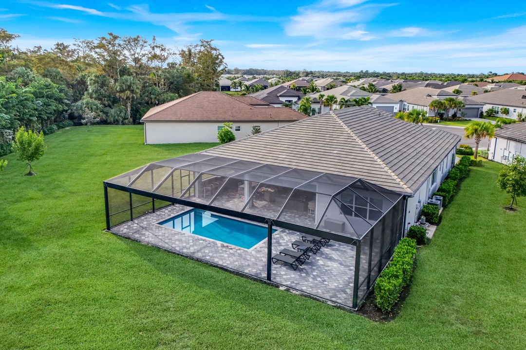 12083 Azalea Wy, Naples, FL 34120