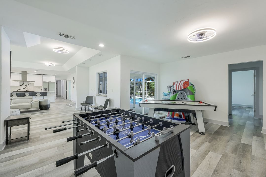 5308 Baypoint Ct, Cape Coral, FL 33904