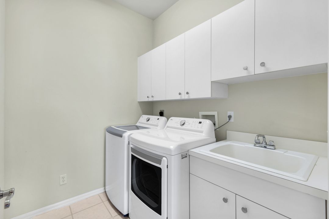 3260 W Crown Pointe Blvd #202, Naples, FL 34112