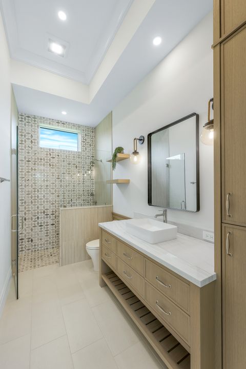 208 Hickory Rd, Naples, FL 34108
