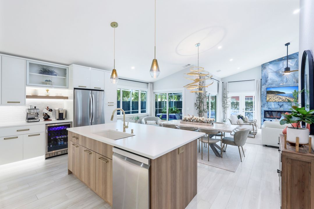 1262 Silverstrand Dr, Naples, FL 34110