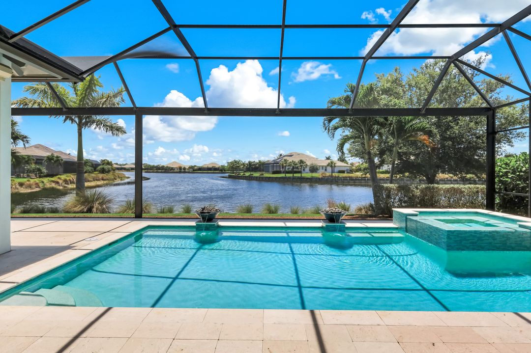 6259 Lightbourn Wy, Naples, FL 34113