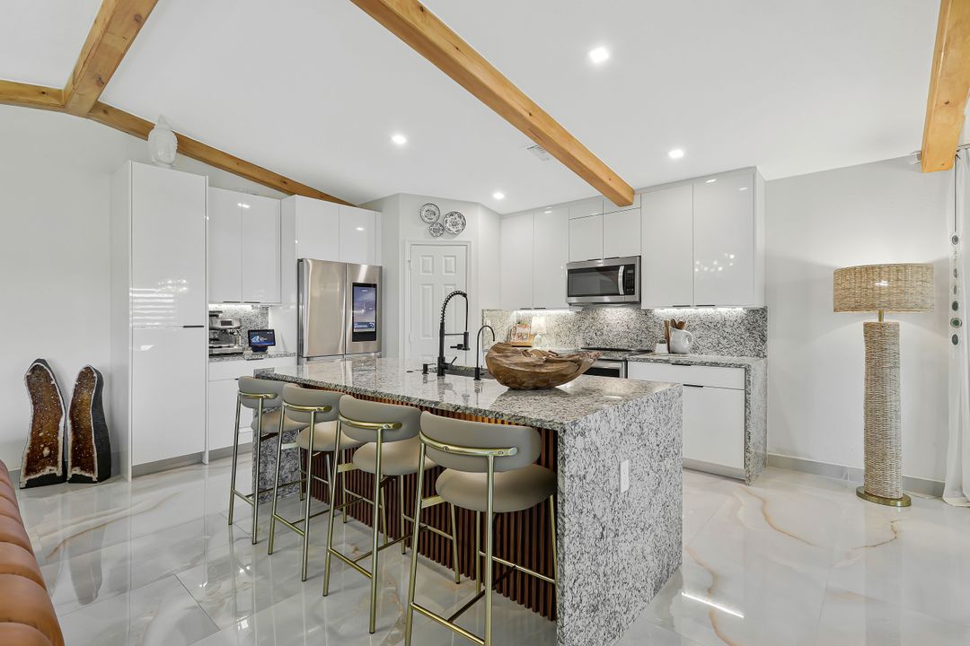 2003 NE 6th Ave, Cape Coral, FL 33909