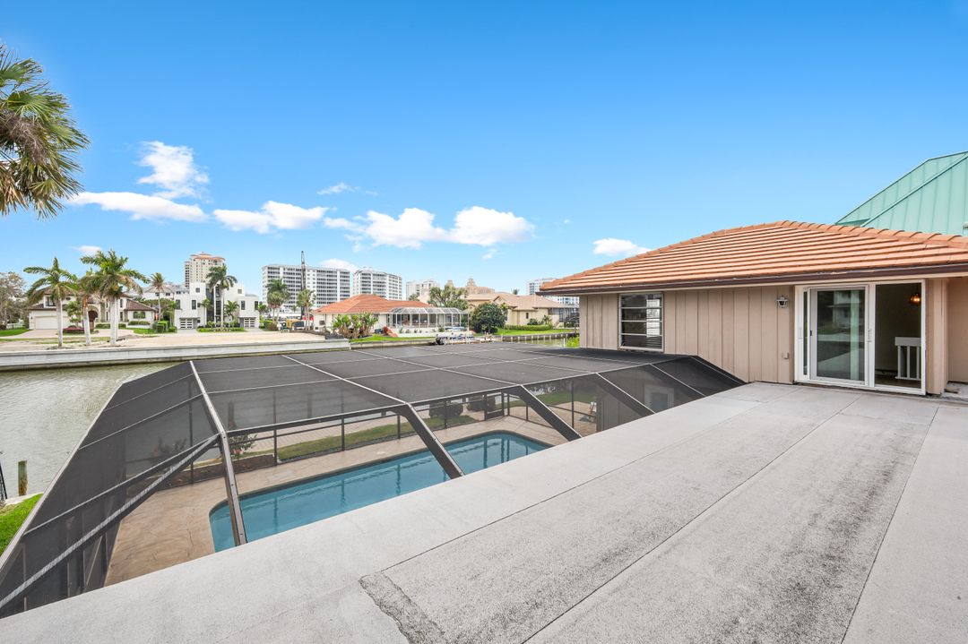 480 Oak Ave, Naples, FL 34108