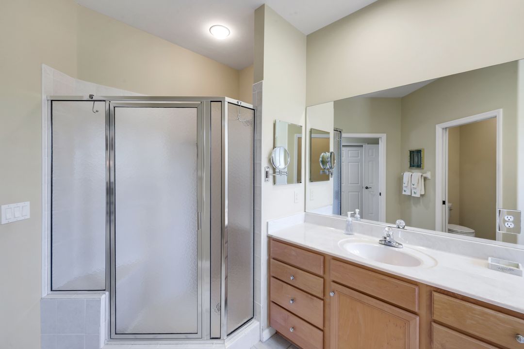 8470 Danbury Blvd #201, Naples, FL 34120
