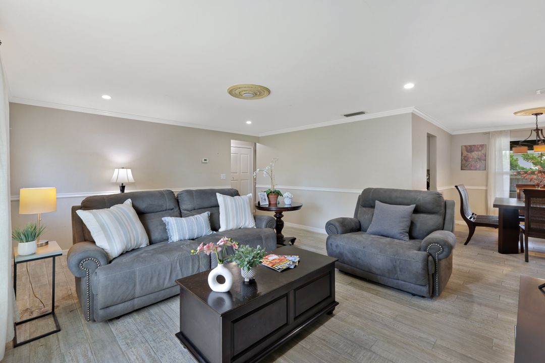 8110 Valencia Rd, Fort Myers, FL 33967