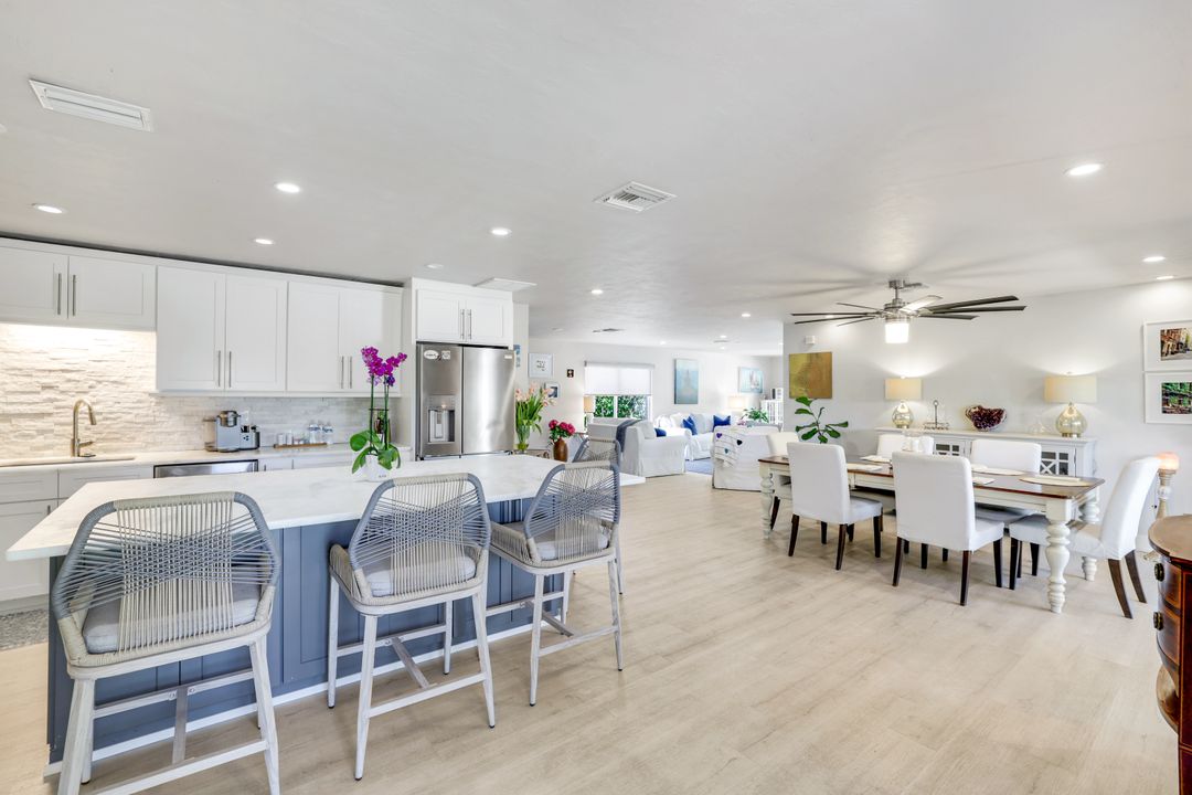 699 104th Ave N, Naples, FL 34108