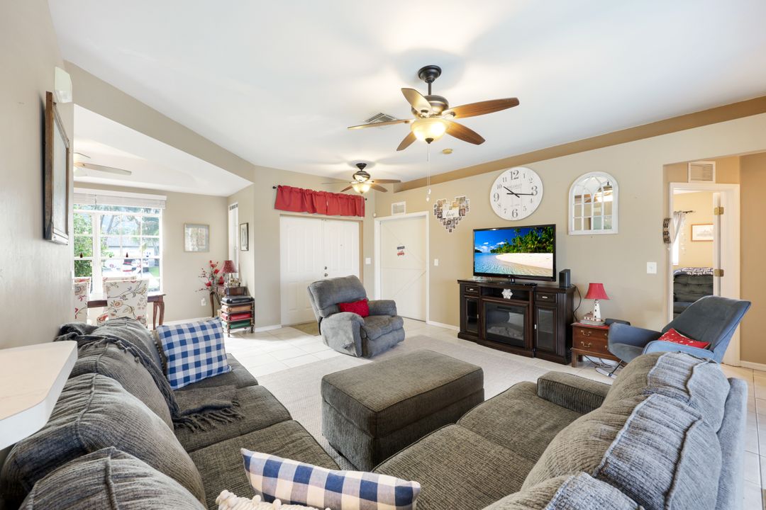 2427 NW 25th St, Cape Coral, FL 33993