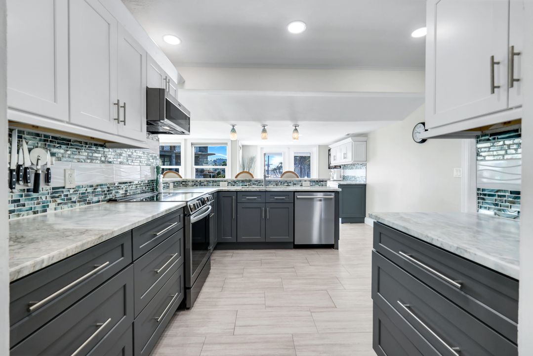 100 Tarpon Rd, Fort Myers Beach, FL 33931