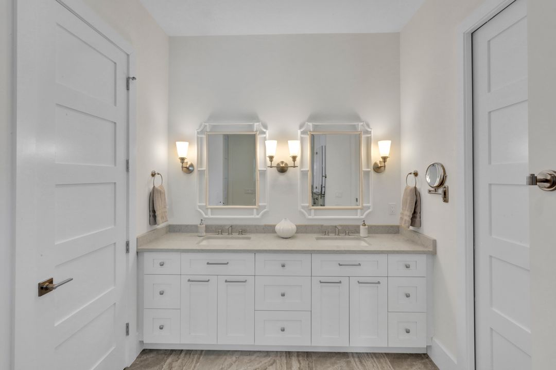 553 106th Ave N, Naples, FL 34108