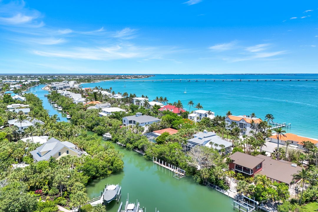513 Lighthouse Way, Sanibel, FL 33957