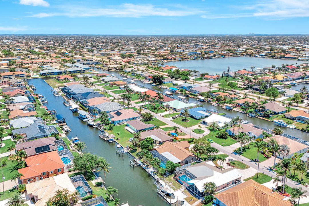 5012 SW 8th Pl, Cape Coral, FL 33914
