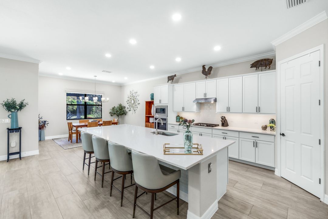 2302 Grenadines Way, Naples, FL