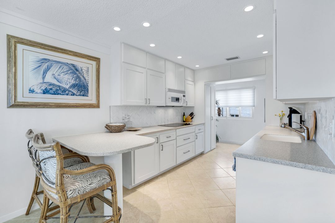 1851 Gulf Shore Blvd N #15, Naples, FL 34102