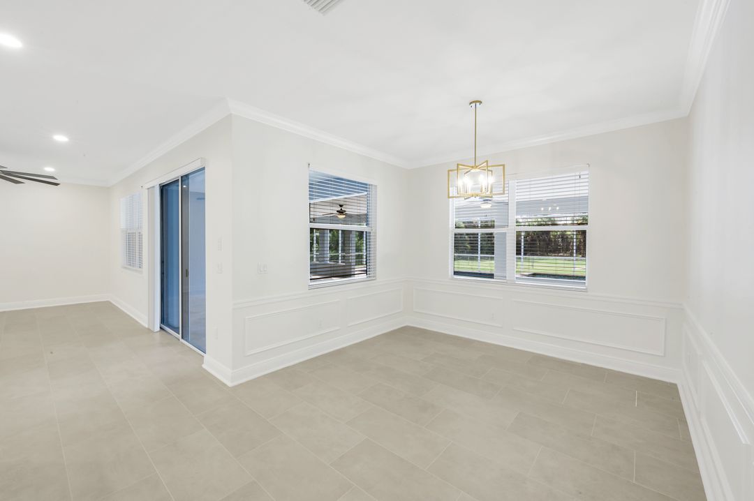 2180 12th Ave NE, Naples, FL 34120