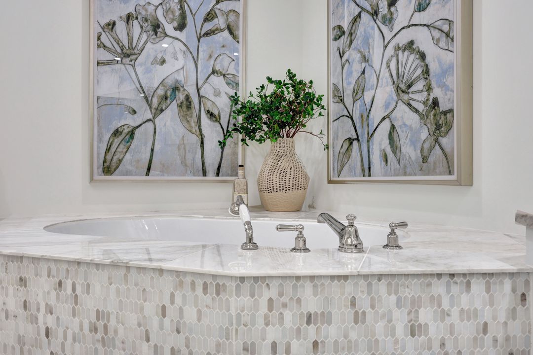 4501 Gulf Shore Blvd N #403, Naples, FL 34103