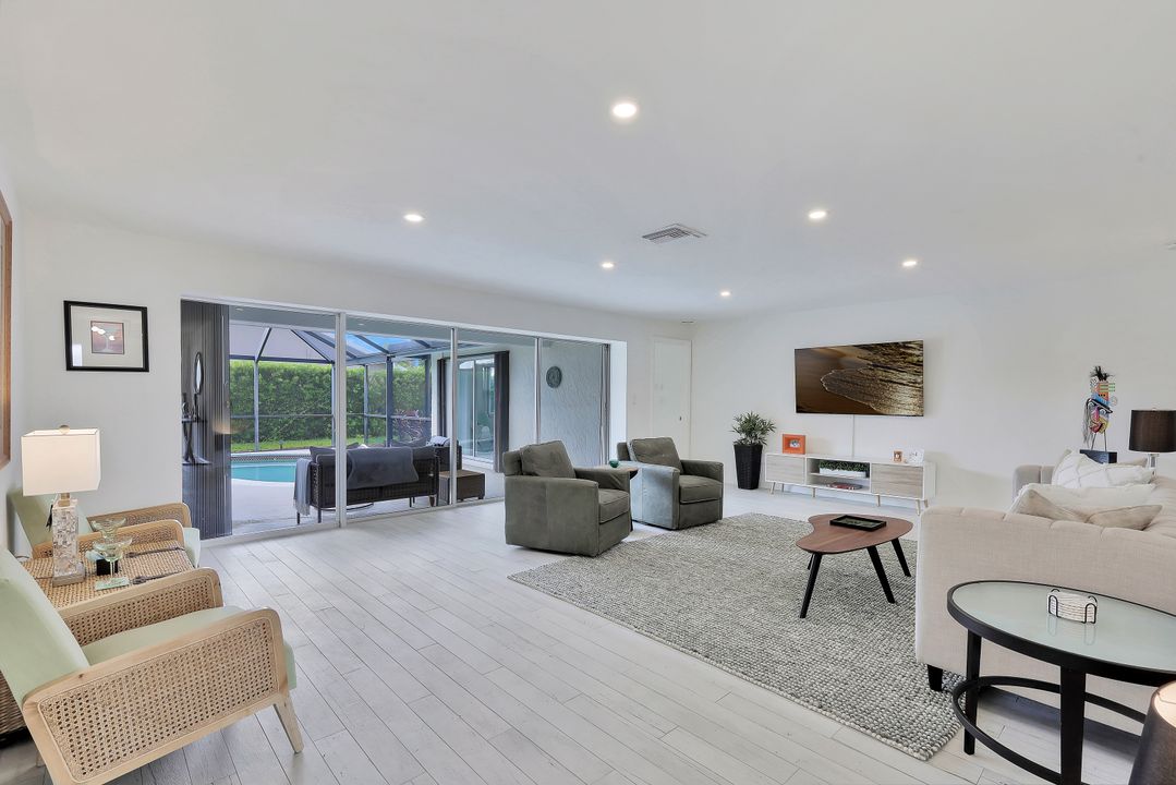 28448 Las Palmas Cir, Bonita Springs, FL 34135