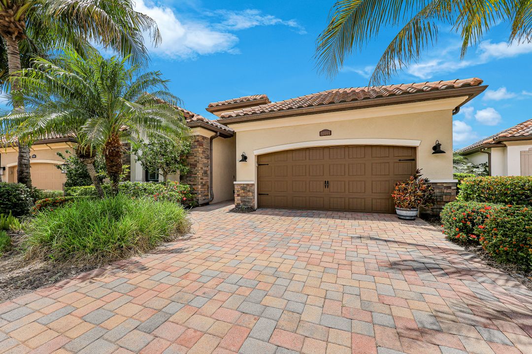 12643 Kinross Ln, Naples, FL 34120