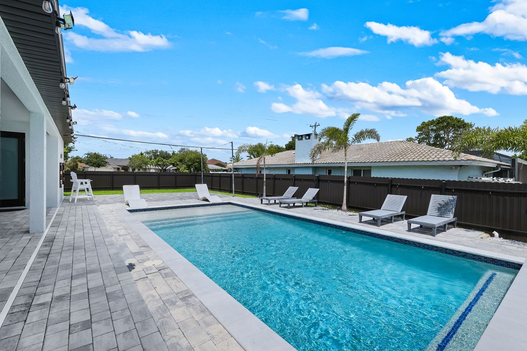 2419 Country Club Blvd, Cape Coral, FL 33990