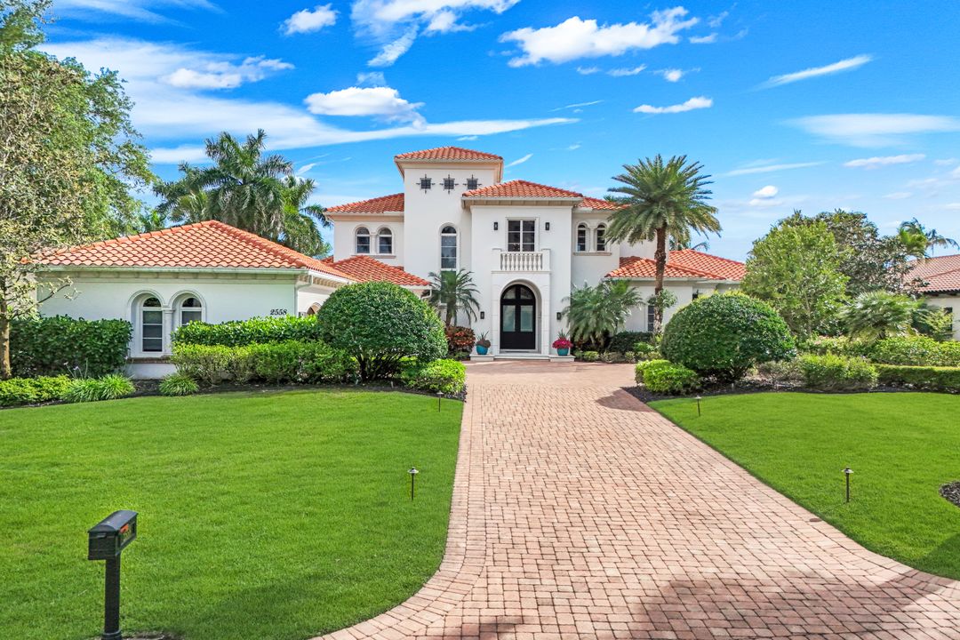 2885 Escada Ct, Naples, FL 34109