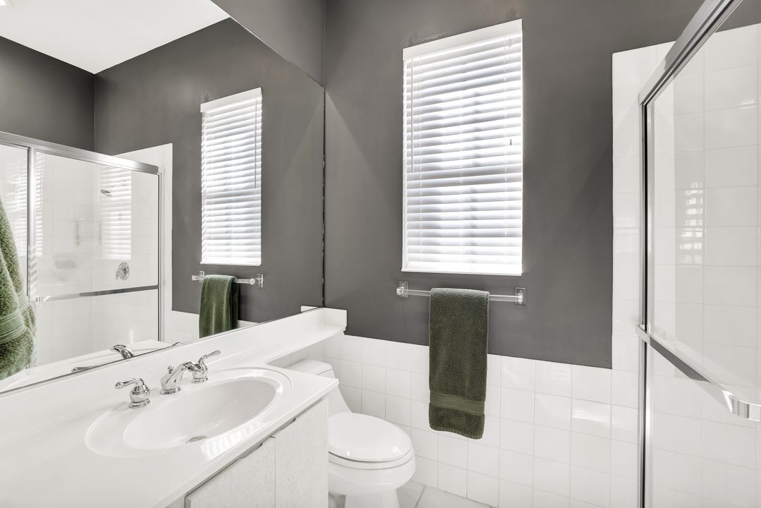 3394 Cerrito Ct, Naples, FL 34109