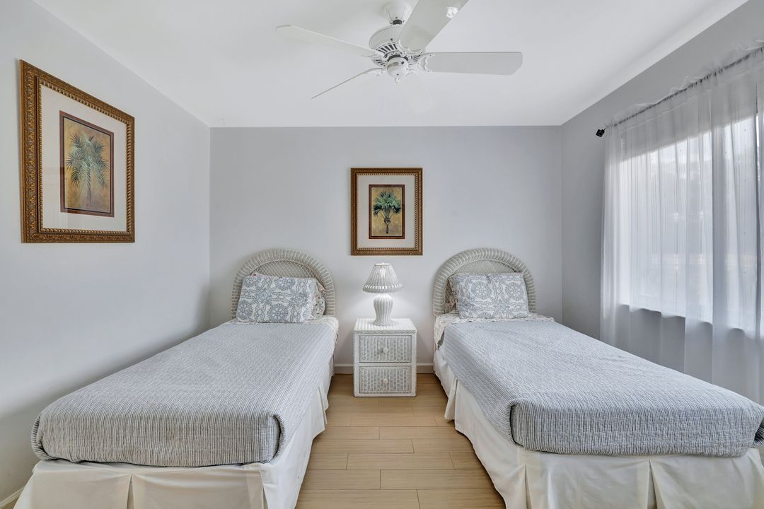 2420 Hidden Lake Dr #8, Naples, FL 34112