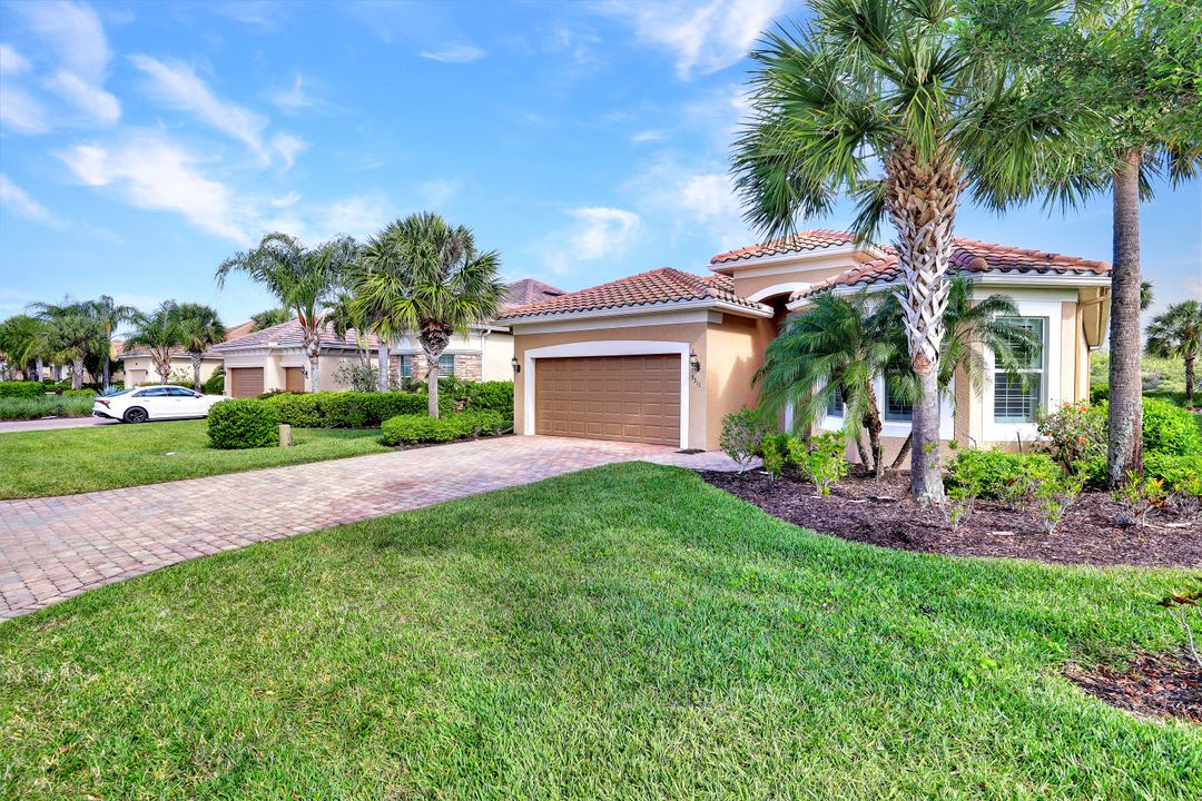 9311 Fieldstone Ln, Naples, FL 34120