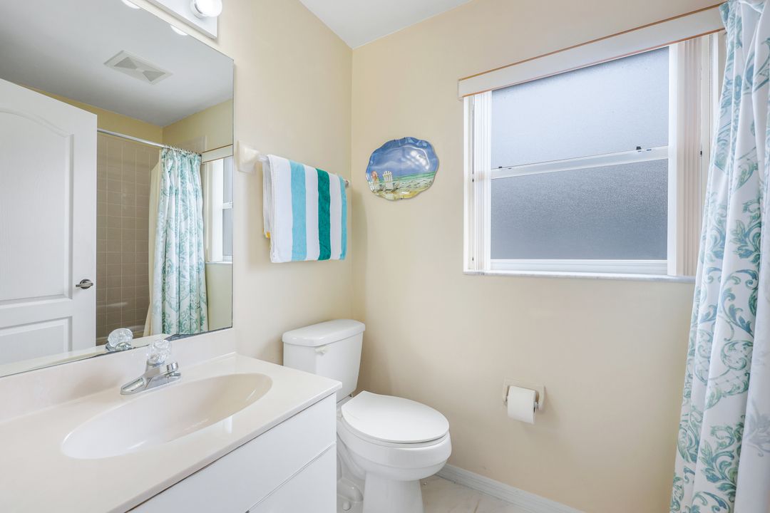 1036 Mainsail Dr #722, Naples, FL 34114