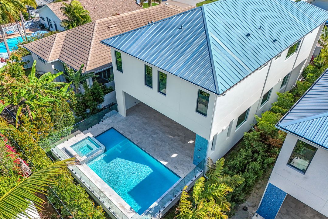 513 92nd Ave N, Naples, FL 34108