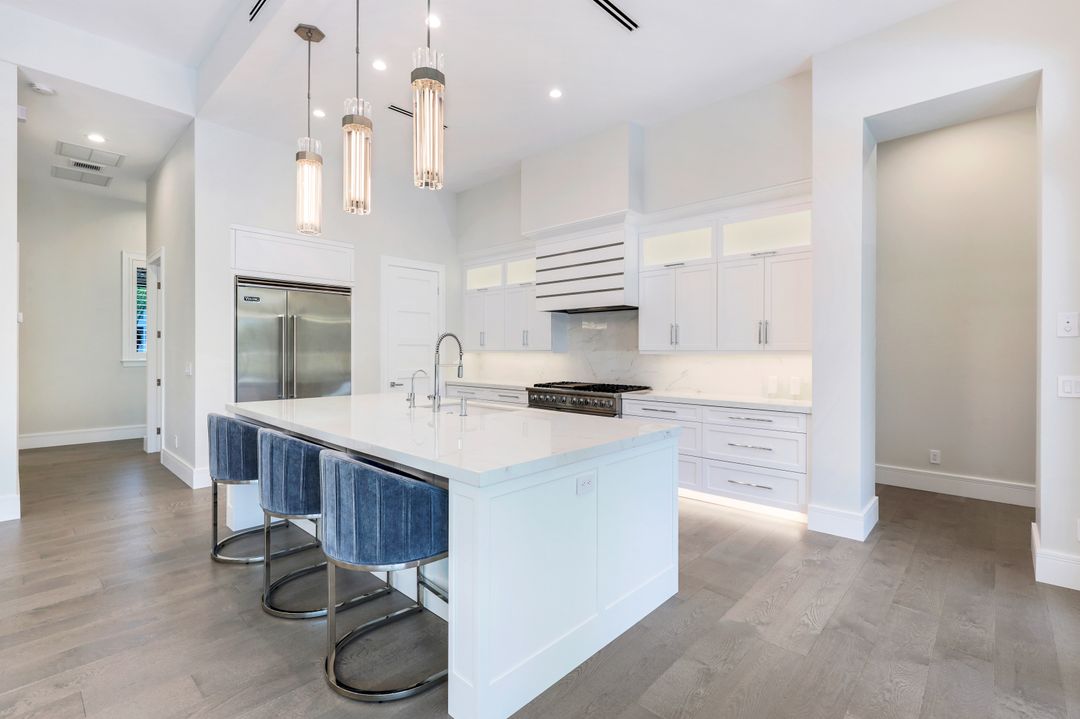 569 Neapolitan Way, Naples, FL 34103
