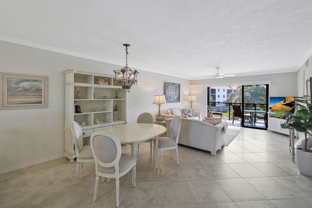 226 3rd St #206, Bonita Springs, FL 34134