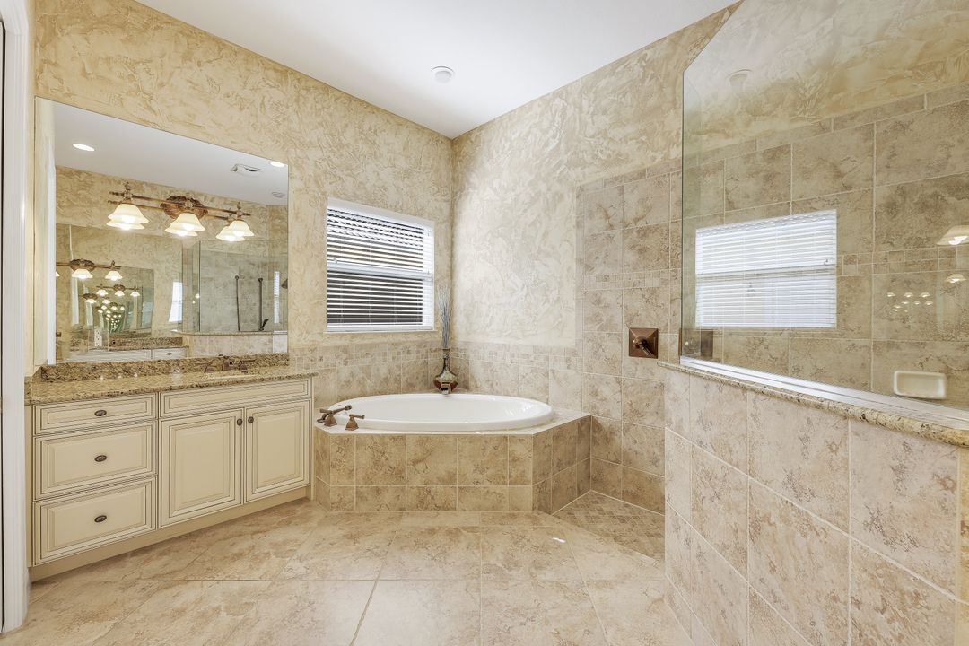 10168 Avonleigh Dr, Bonita Springs, FL 34135