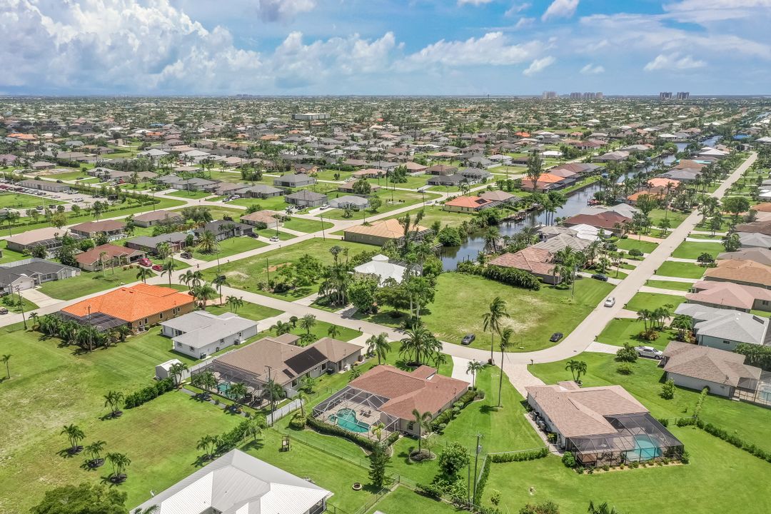 1933 SW 38th St, Cape Coral, FL 33914