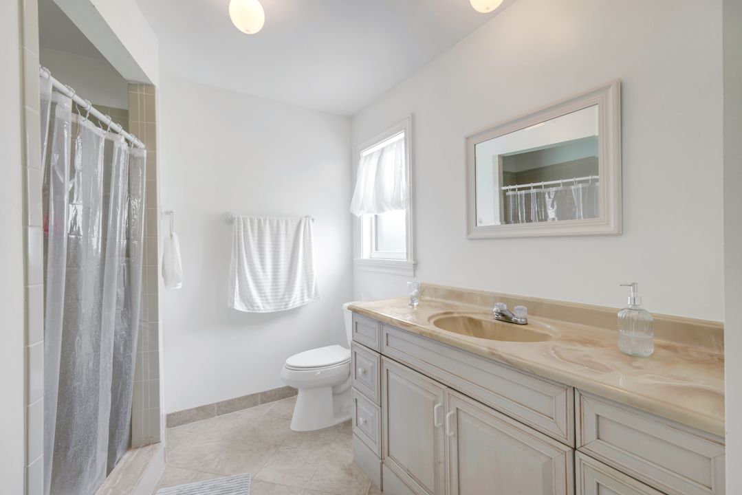 59 Hilo Ct, Naples, FL 34112