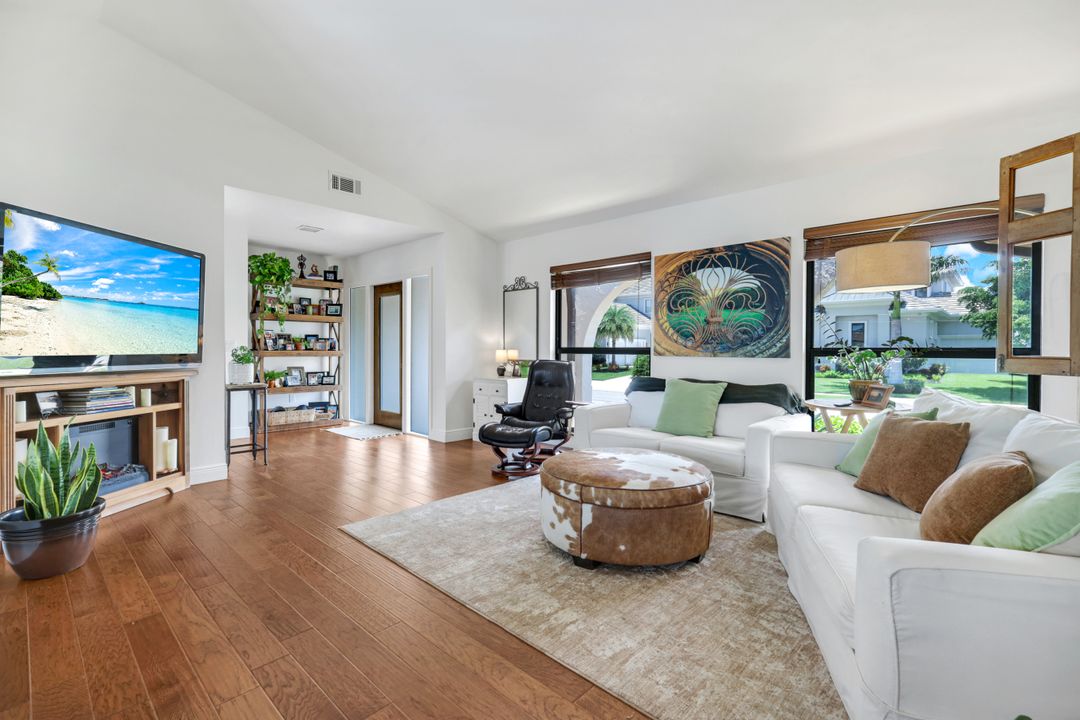 284 Polynesia Ct, Marco Island, FL 34145