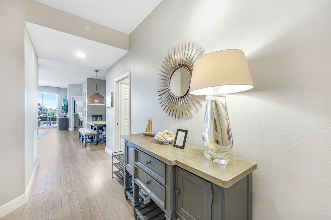 470 Launch Cir #403, Naples, FL 34108