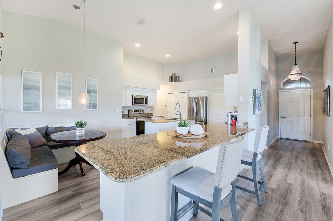 2520 Grove Isle Ct, Naples, FL 34109