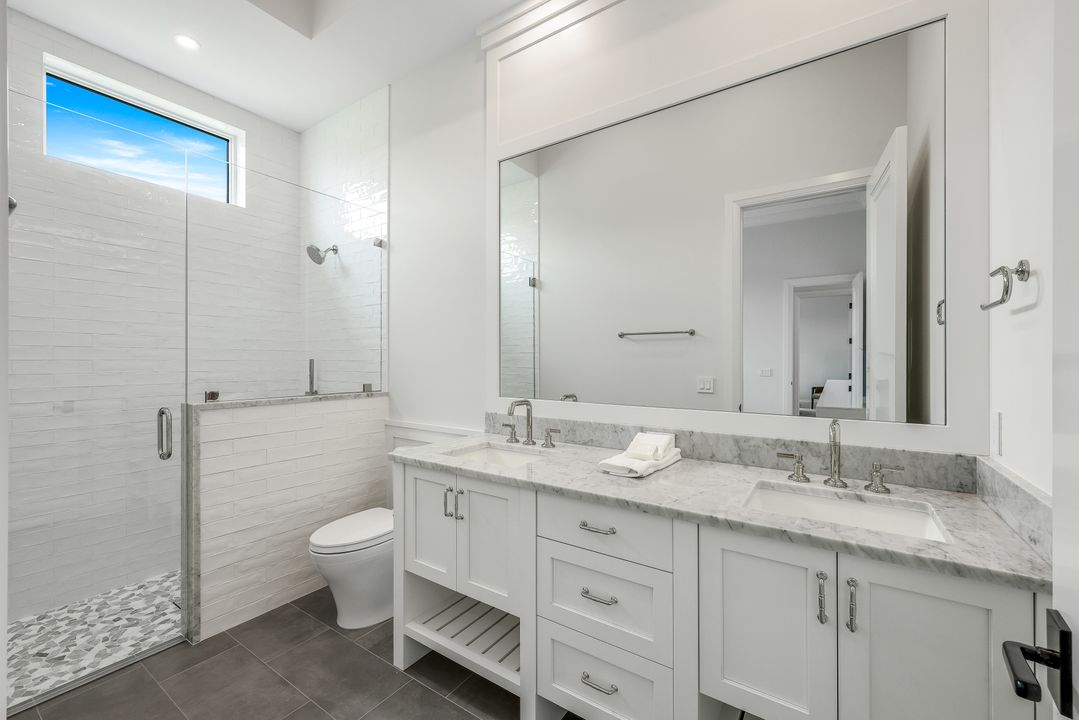 208 Hickory Rd, Naples, FL 34108