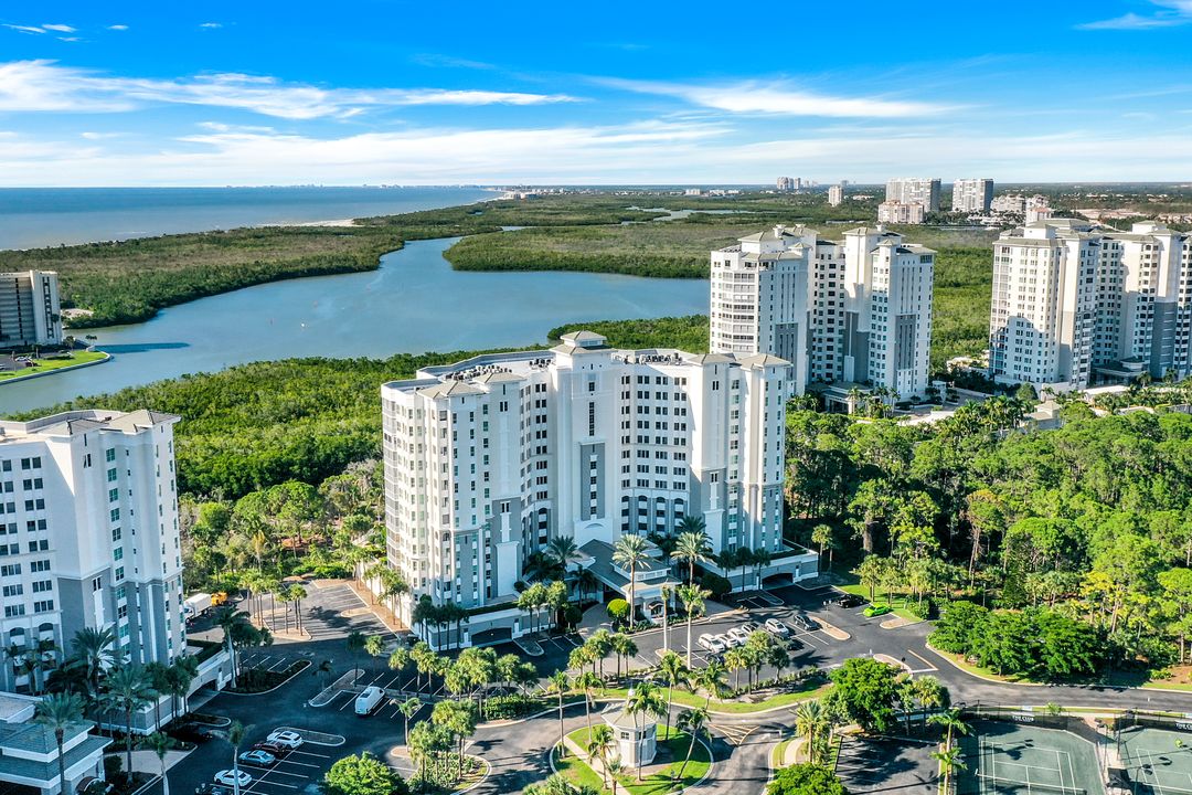315 Dunes Blvd #307, Naples, FL 34110