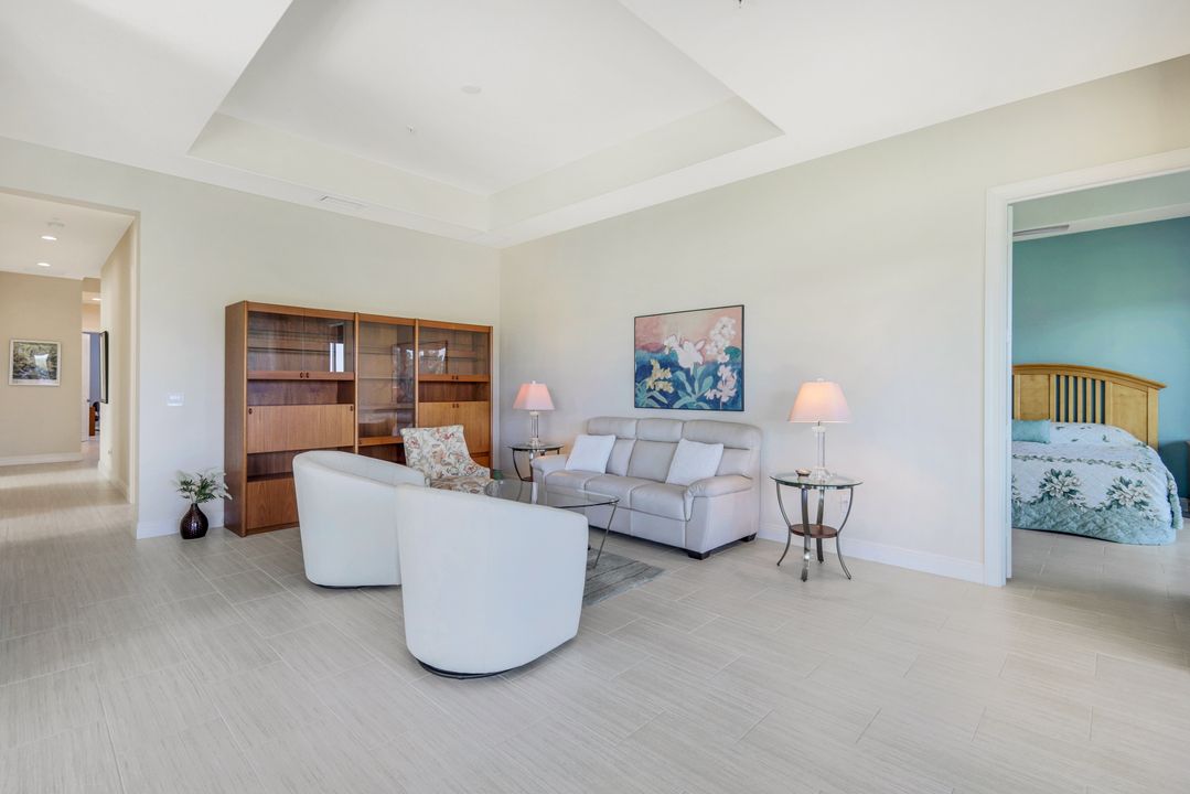 608 El Camino Real  #202, Naples, FL 34119