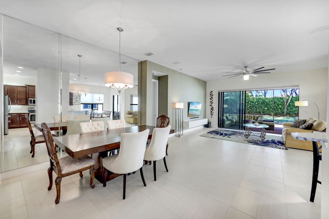 3267 Pacific Dr, Naples, FL 34119