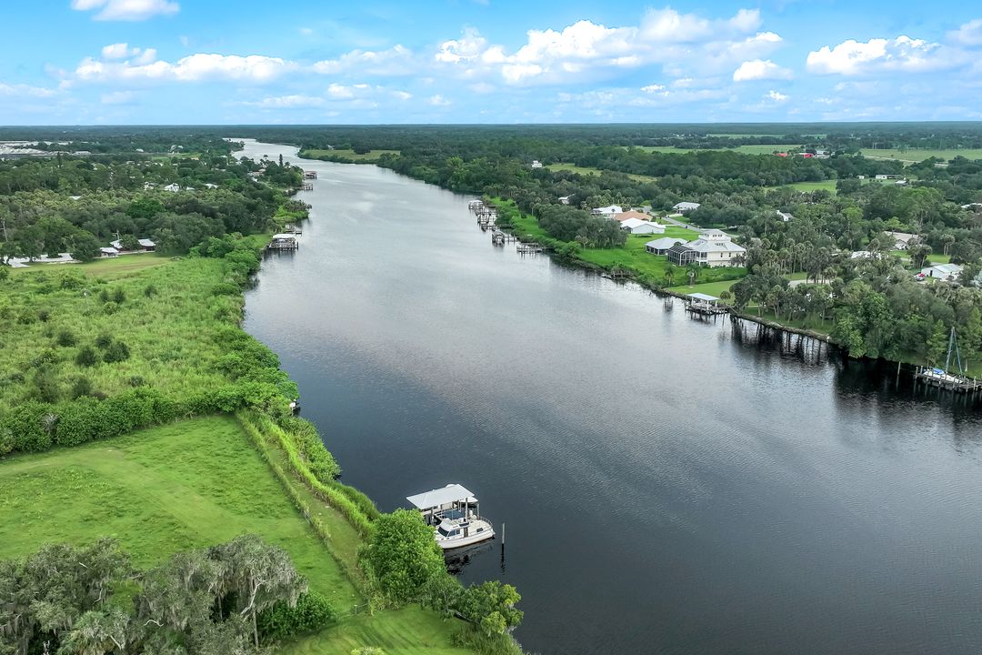 21211 Palm Beach Blvd, Alva, FL 33920