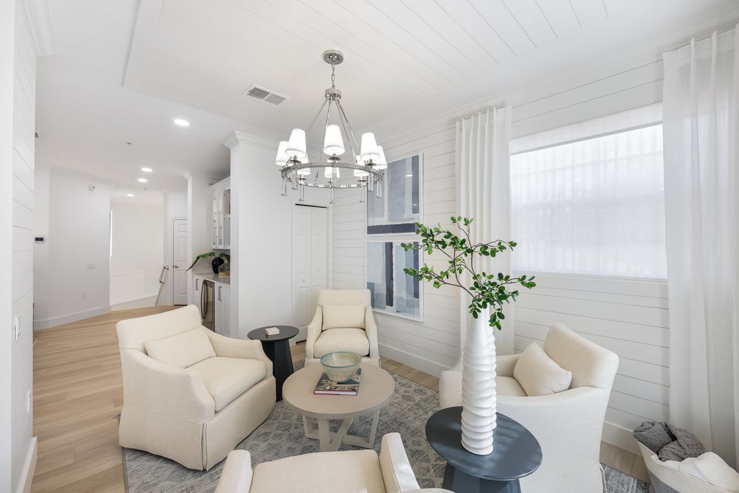 10450 Smoke House Bay Dr #201, Naples, FL 34120