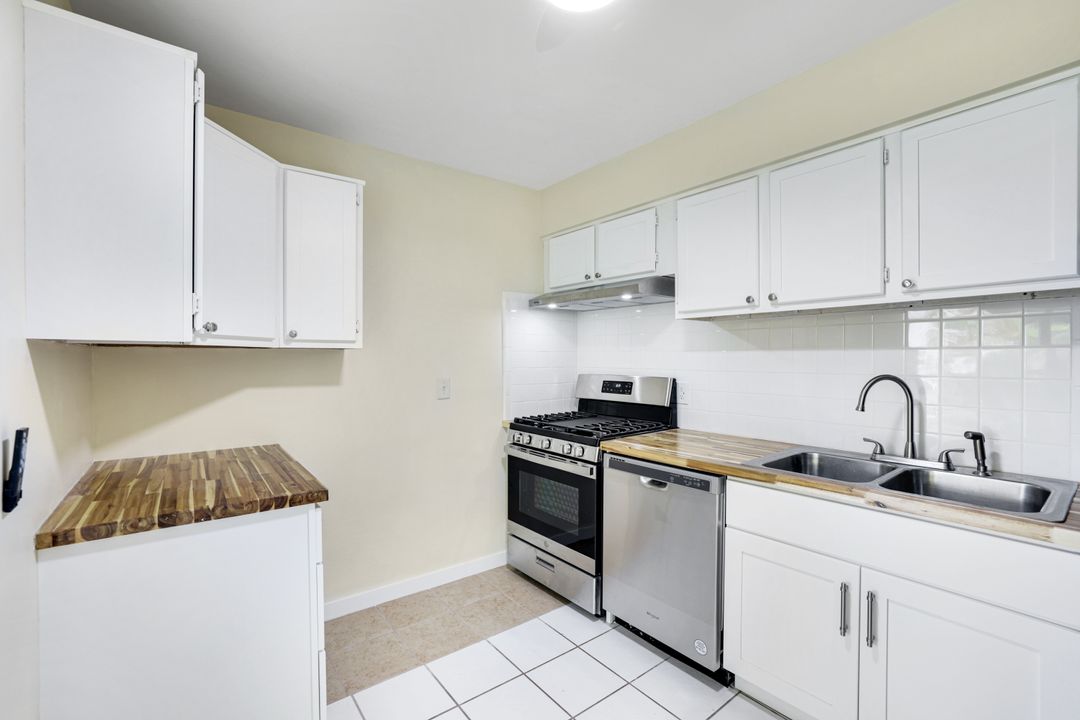 527 Goodland Dr, Marco Island, FL 34145